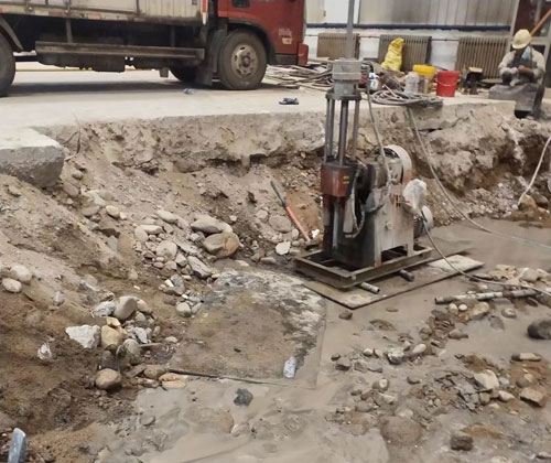 扎鲁特公路下沉压浆